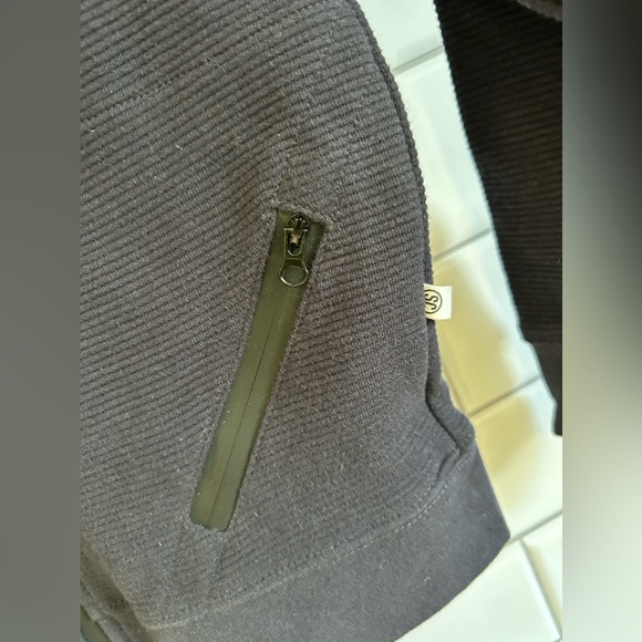 Sovereign Code Los Angeles Navy Blue Hoodie/Size 5 (Boy) - Picture 4 of 6